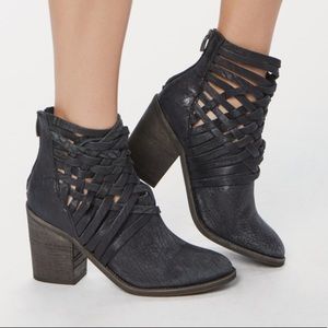 SOLD/TRADED Free People Booties (Carrera)